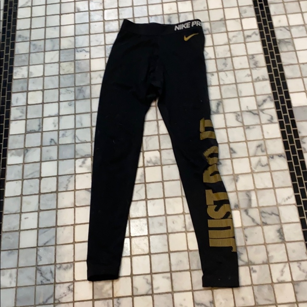 Black Nike Pro Leggings